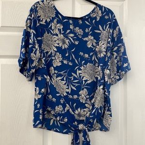 NWT West Kei blouse with tie bottom size large